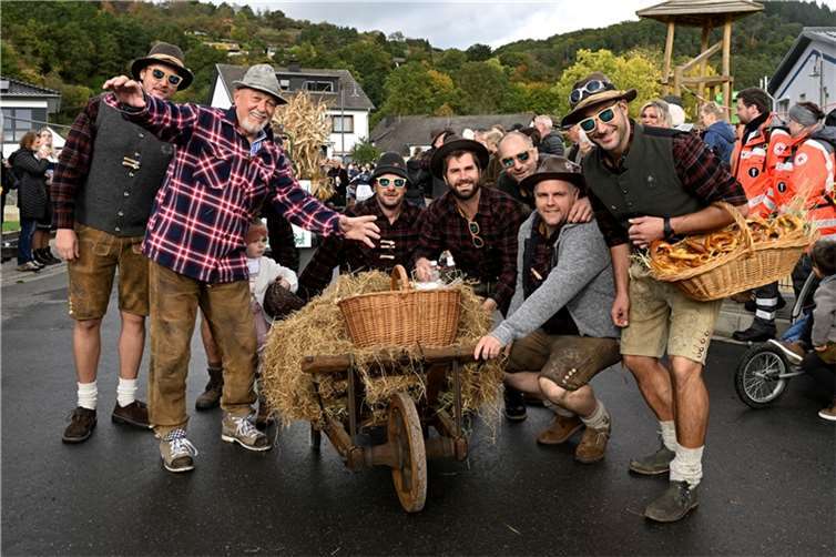 Impressionen vom Trachtenumzug beim Oktoberfest in Insul am15.10.2023