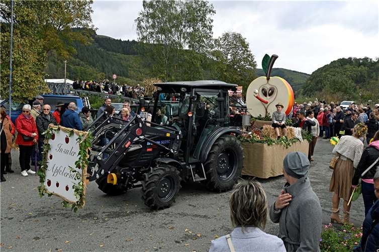 Impressionen vom Trachtenumzug beim Oktoberfest in Insul am15.10.2023