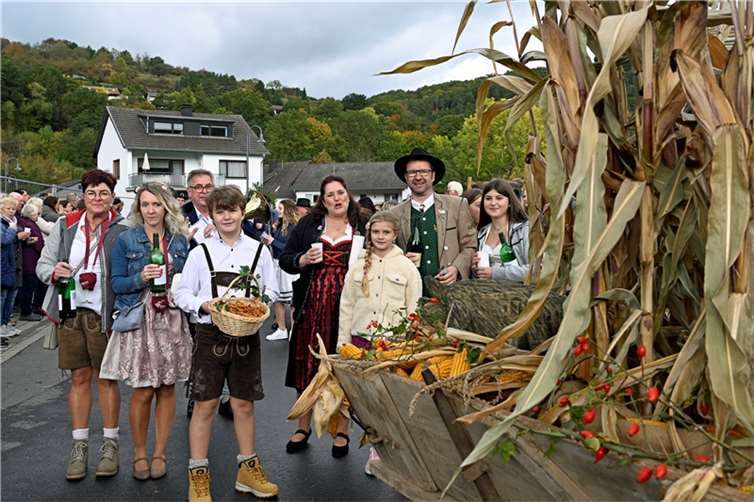Impressionen vom Trachtenumzug beim Oktoberfest in Insul am15.10.2023