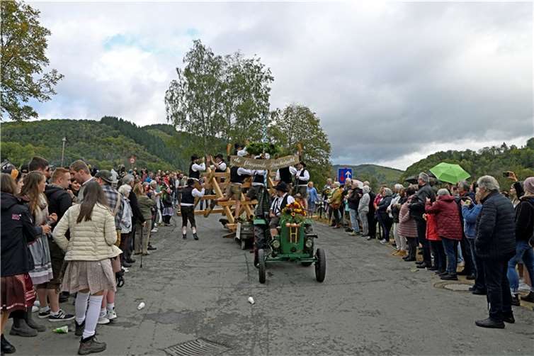 Impressionen vom Trachtenumzug beim Oktoberfest in Insul am15.10.2023
