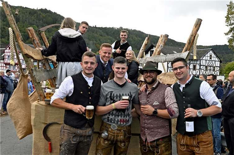 Impressionen vom Trachtenumzug beim Oktoberfest in Insul am15.10.2023