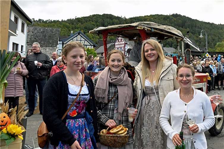 Impressionen vom Trachtenumzug beim Oktoberfest in Insul am15.10.2023