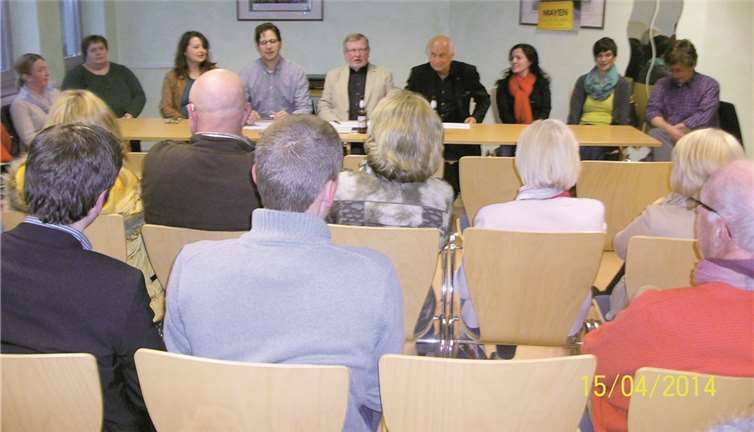 Impressionen von der Bürgerversammlung im Hausener Bürgerhaus. privat