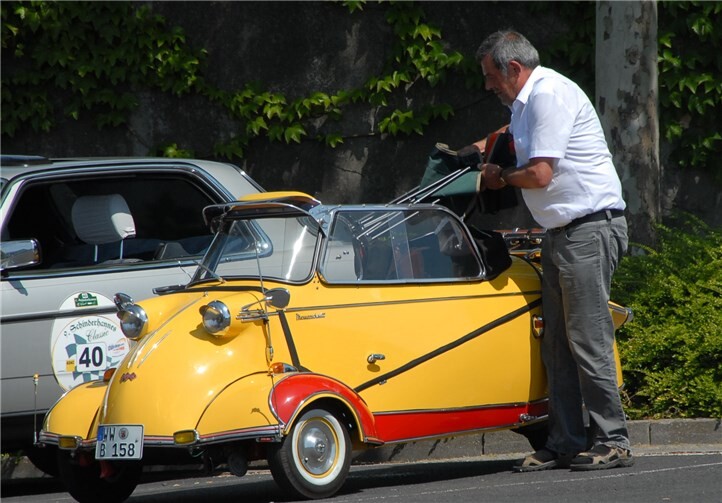 In der Töpferstadt drehten Petticoats und Oldsmobile ihre Runden Impressionen von der Fahrzeugschau.
