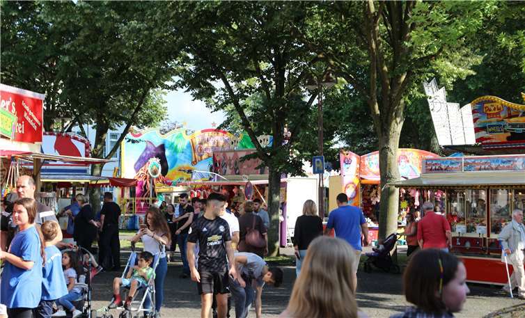 Impressionen von der Kirmes auf dem Yzeurer Platz.