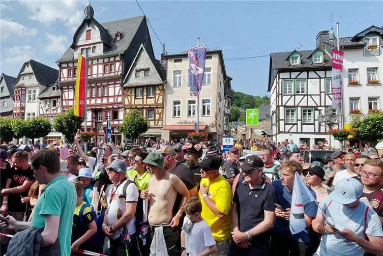 Impressionen von der großen Fanparty 2025 beim Adenauer Racing Day zum Start der...