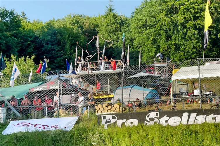 Impressionen von der großen Fanparty 2025 rund um die Nordschleife bei der 53. A...