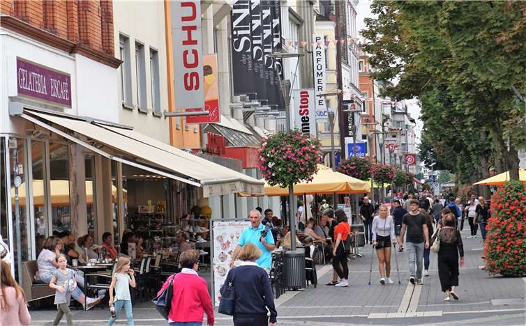 In 42 Jahren hat sich das Gesicht der Innenstadt komplett verändert. Die Anzahl der Geschäfte hat sich halbiert und es dominieren die Filialisten. Fotos: FF