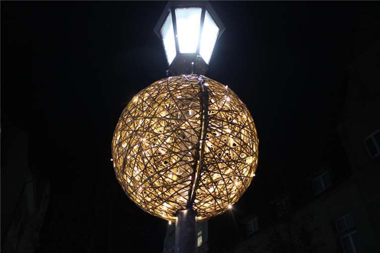 In Bad Neuenahr war auch ein Teil der Uferlichter-Deko in den Shopping Genuss Abend integriert.