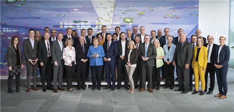 In Berlin haben die Abgeordneten der CDU-Landtagsfraktion, Guido Ernst und Horst Gies, auch Bundeskanzlerin Angela Merkel getroffen.Foto: Guido Bergmann, Presse- und Informationsamt der Bundesregierung