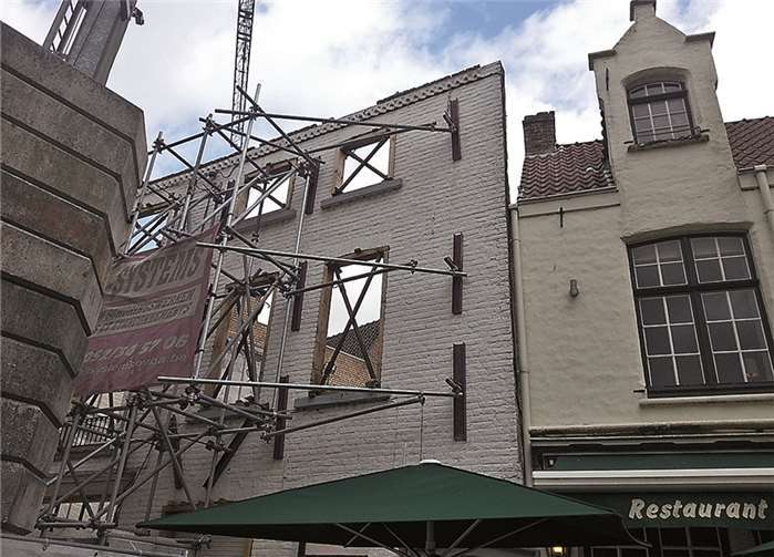 In Brügge wird besonders mit historischen Fassaden umgegangen - ebenfalls eine Stadt, die vom Fremdenverkehr lebt.Georg Geschier