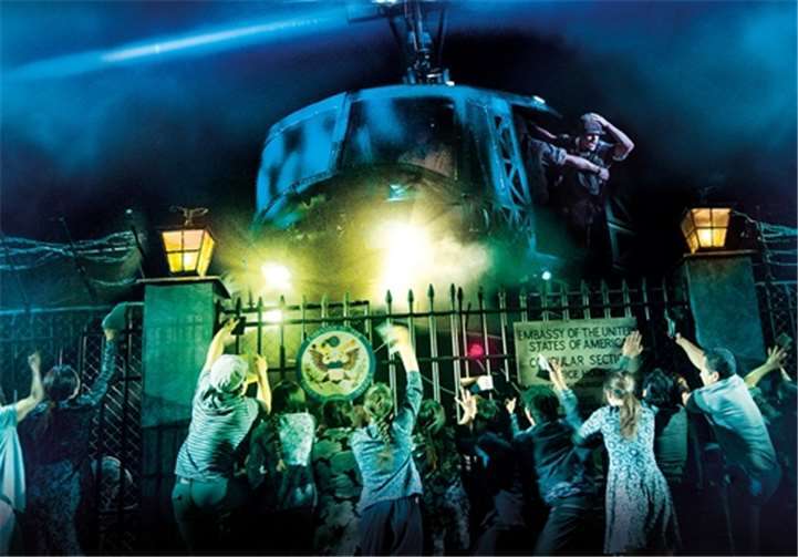 In Deutschland feierte das bildgewaltige Musical 1994 in Stuttgart eine umjubelte Premiere und läutete eine neue Ära des deutschen Musicaltheaters ein. Johan Persson