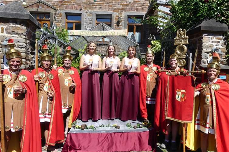 In Ediger-Eller wurde nach zweijähriger Abstinenz wieder das heimische Weinfest „Ediger Osterlämmchen“ gefeiert. Fotos: TE