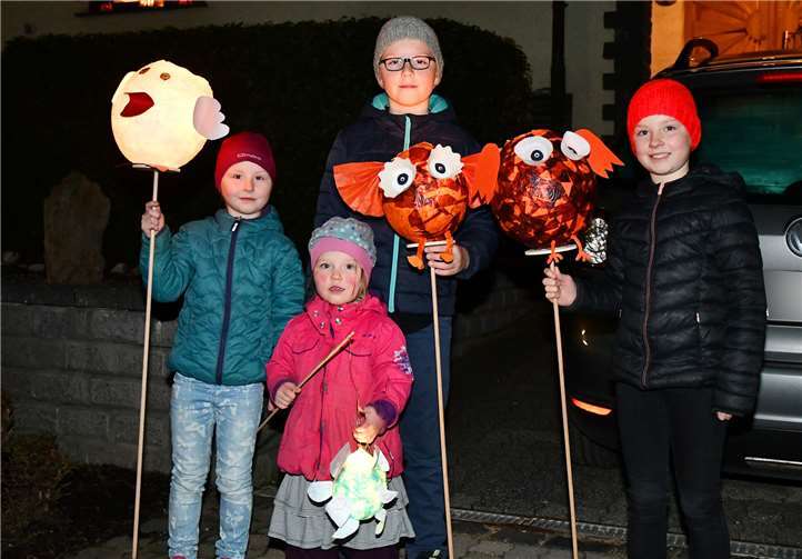 In Franken, dem kleinsten Ortsteil, hatten die Kinder im Vorfeld wieder eifrig Fackeln gebastelt.