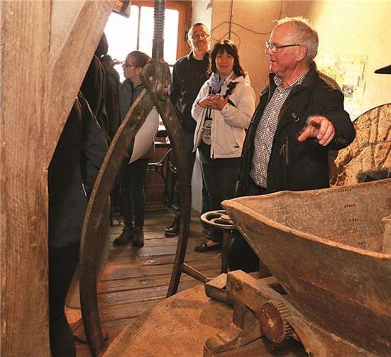 In Führungen erfuhren die Gäste Interessantes über die Arbeit in der Mühle.