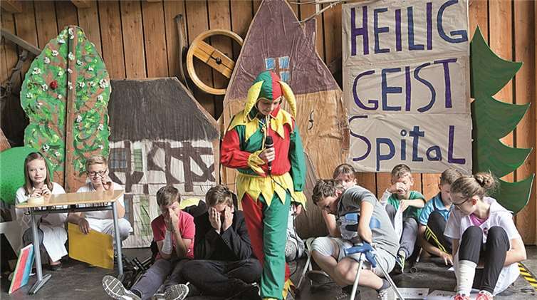 In „Heilig Geist Spital“ trieb „Till Eulenspiegel“ sein Unwesen bei diesem Theaterstück der Klasse 6c der Sekundarschule Berkum.JOST
