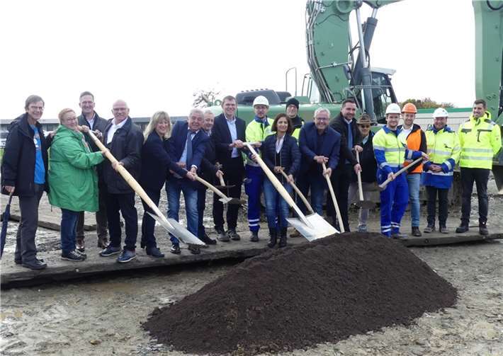 In Kaisersesch fand der Spatenstich für das Projekt „Reallabor SmartQuart“ zur Gewinnung von grünem Wasserstoff statt.