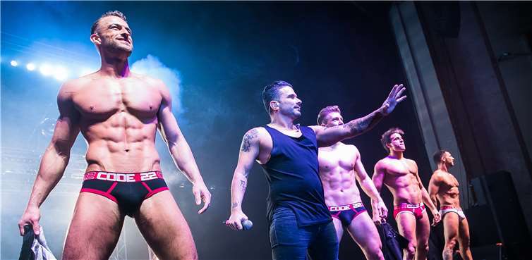 In Koblenz bieten sie den Ladys eine heiße Show: Die SIXX PAXX. SIXX PAXX CONCERT GmbH