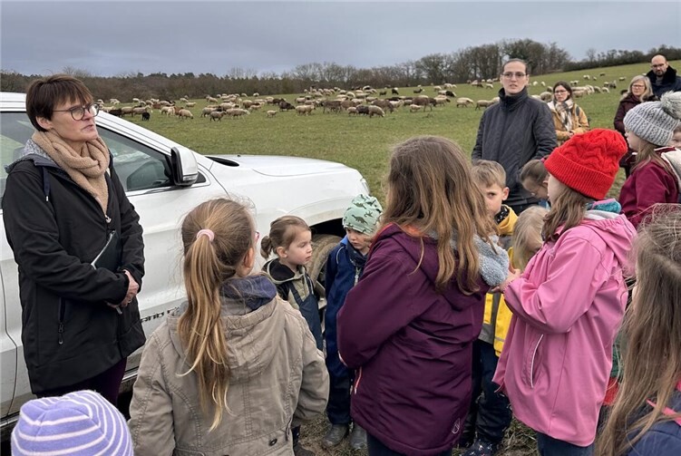 In Koidorf fand ein Gottesdienst der besonderen Art, direkt bei einer Schafsherde statt. 