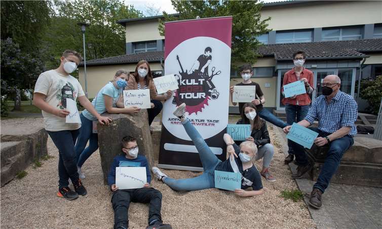 In Kooperation der vier Jugendbüros aus Adenau, Altenahr, Brohltal und Grafschaft gab es das Foto-Film-Musik-Projekt: Corona & Du! Deine Musik, deine Bilder! Die Aktion fand in der Grundschule Altenahr mit 20 Jugendlichen statt.Foto: privat