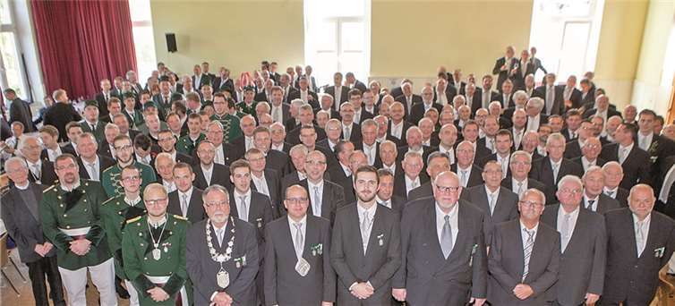 In Lantershofen ist auch am Kirmesmontag der Saal voll, wenn die Junggesellen-Schützen-Gesellschaft zum Festkommers ruft. JOST