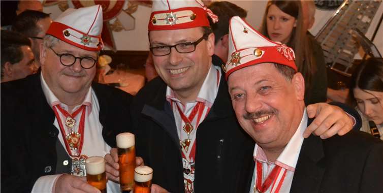 In Lauerstellung: (von rechts nach links) Prinz Paul (Kremer) III. mit den Adjutanten Michael Degen und Johannes Euskirchen.privat