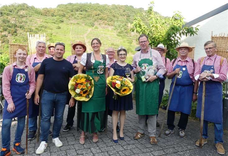 In Lehmen wurde das traditionelle Wein- und Razejungefest auf dem Castorplatz unterhalb des Glockenturms gefeiert. Fotos: TE