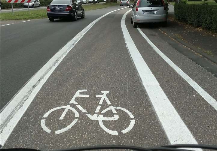 In Neuwied wurden in jüngster Zeit neue Radwege ausgewiesen – zum Beispiel an der Langendorfer Straße. Foto: Stadt Neuwied