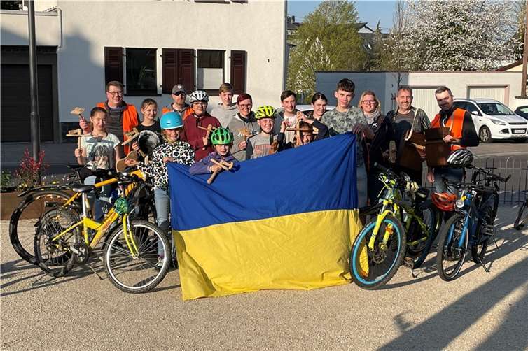 In Niedermendig war man beim Kläppern für den Frieden in der Ukraine mit dem Fahrrad unterwegs.  Foto: privat