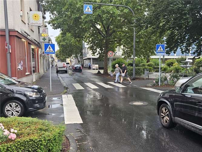 In Oberlahnstein wurde nach der Hochbrückensprerrung der B42, die neue Fahrtrichtung der Adolfstraße beibehalten.  Foto: Jochen Sachsenhauser