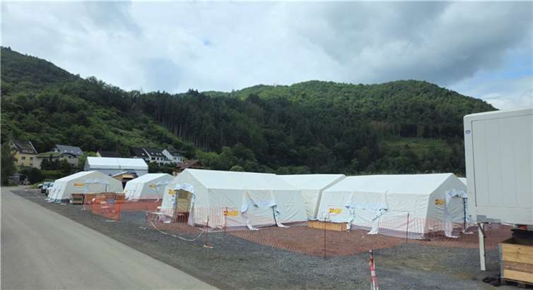 In Rech und Sinzig waren Zeltstädte entstanden.