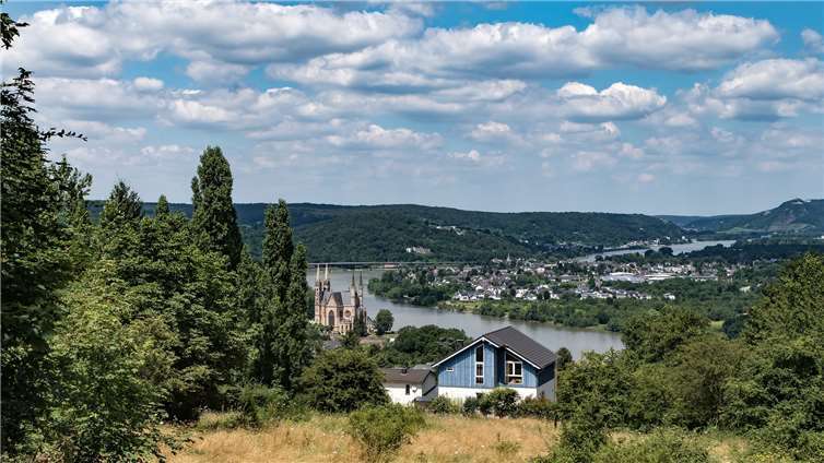 In Remagen, dem idyllischen Örtchen am Rhein, tut sich etwas: Die Politik macht den Weg frei für einen Discounter sowie Wohnraum für alle Generation im Bereich der Jahnstraße. Der Bauträger, der Interesse an dem entsprechenden Großprojekt bekundet hat, hat im Vorfeld eine Standortanalyse durchgeführt. Foto: pixabay.com © GerdRohsDesign (CC0 Public Domain) 
