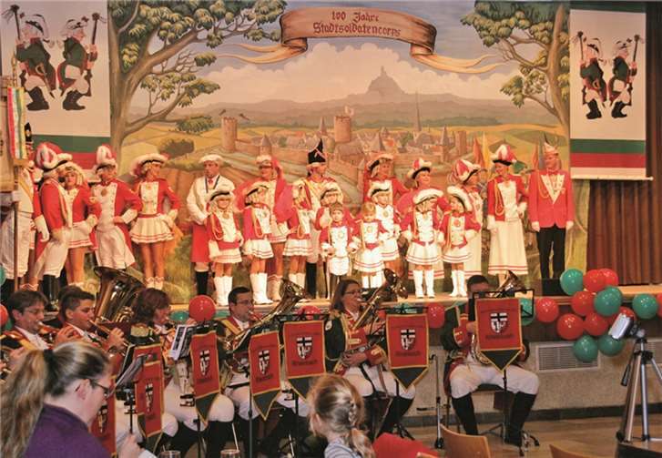 In Rheinbachs „guter Stube“, der Stadthalle, fand die Proklamation des Kinderprinzenpaares der Session 2014/2015 statt. STEIN