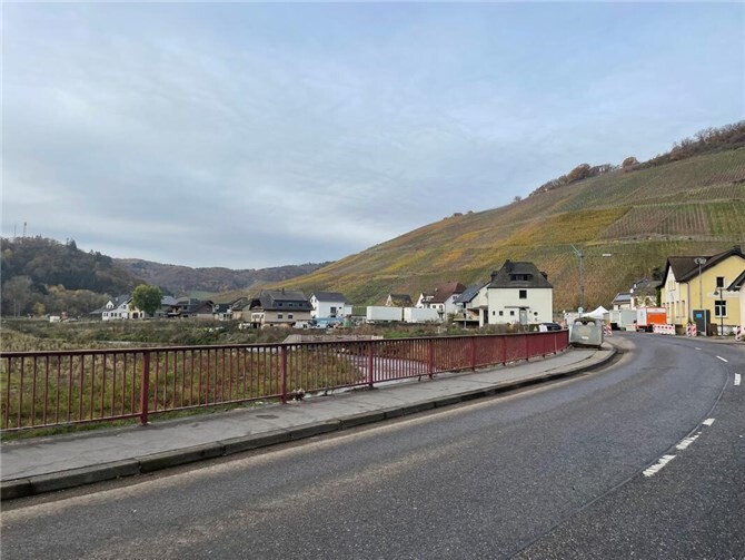 In Richtung Marienthal fahren derzeit nur wenig Busse und einige Bürgerinnen und Bürger wünschen sich eine Verbesserung dieser Situation.  Foto: ROB