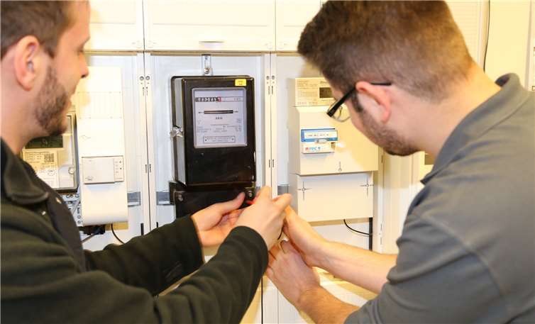 In Tests hat die enm vorab den Ausbau und den Betrieb der neuen Zählertechnik erprobt.evm