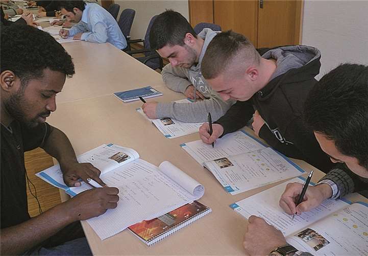 In Unkel findet der Sprachkurs im Sitzungssaal statt. privat