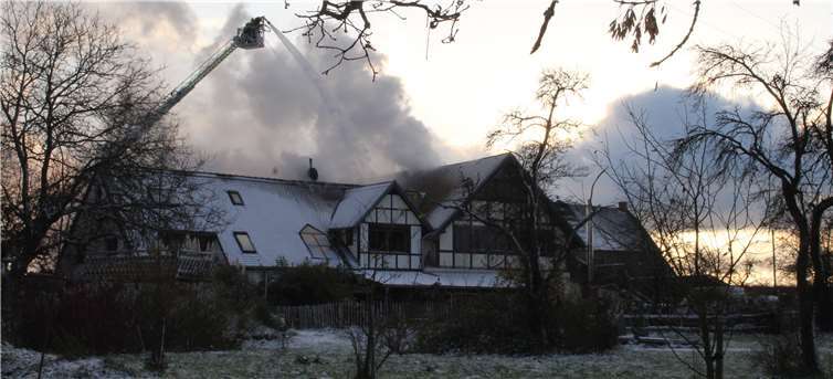 In Valwig waren ein Einfamilienhaus und ein unmittelbar angrenzendes Seminarhaus in Brand geraten. Polizei