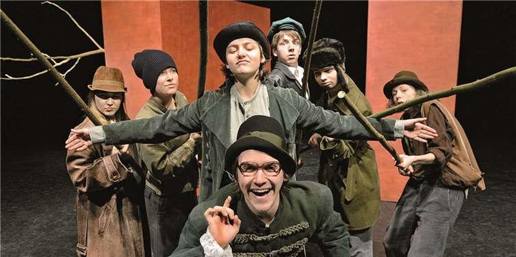 In „Viel Lärm um nichts“ verweben sich die Leichtigkeit und Tiefe des Stückes mit Tanz- und Musikelementen zu einer lebensvollen Inszenierung. privat