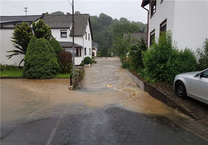 In Virneburg trat der Nitzbach über die Ufer.
