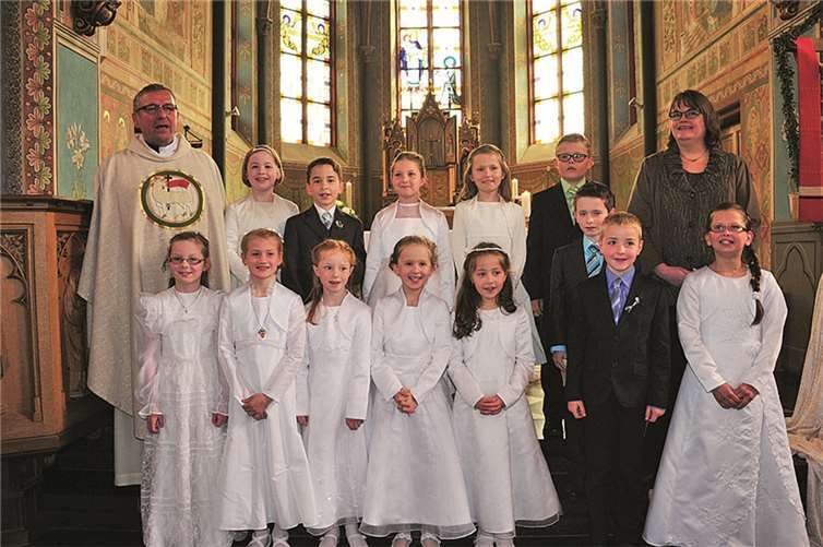 In Waldorf gingen die jungen Christen zur Erstkommunion. Für die katholischen Christen ist die Erstkommunion ein wichtiges Ereignis in der Familie. RÜ