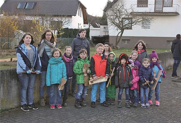 In Waldorf war diese Gruppe mit ihren Klappern am Karsamstag unterwegs. WK