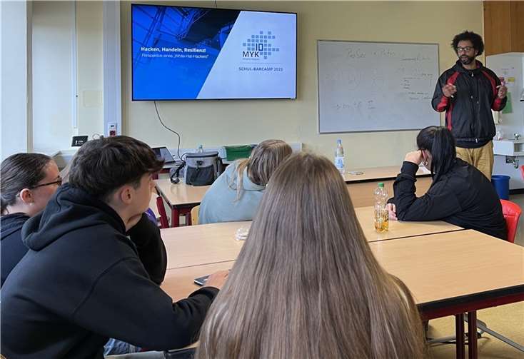 In Workshops beschäftigten sich die Schüler mit dem Thema Digitalisierung.  Foto: Albert Schweizer Realschule Plus/ M. Bastiaansen