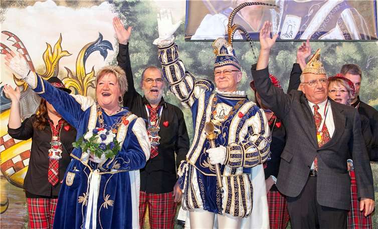 In Wormersdorf regieren ab sofort Prinz Heinz I. (Born) und Prinzessin Helga I. (Nekes).  Fotos: -JOST- 