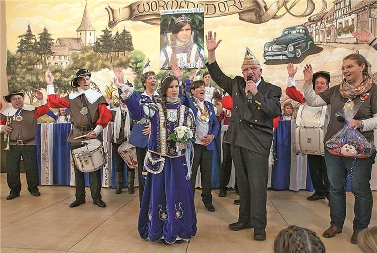 In Wormersdorf wurde Kinderprinzessin Berit I. von Ortsvorsteher Günter Zavelberg proklamiert.VJ