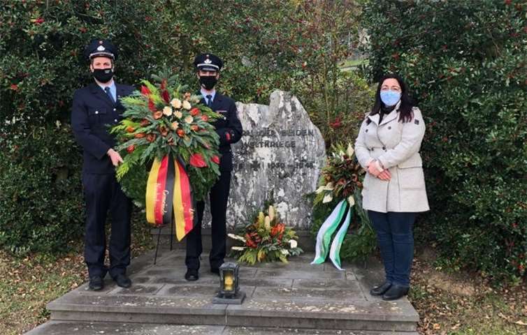In aller Stille wurde ein Kranz niedergelegt. Foto: privat