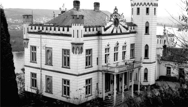 In alten Tagen hat das Schloss hoch über dem Rhein auch schlechtere Zeiten erlebt, Burgenkönig Hillebrand machte wieder zu einem Schmuckstück. AB