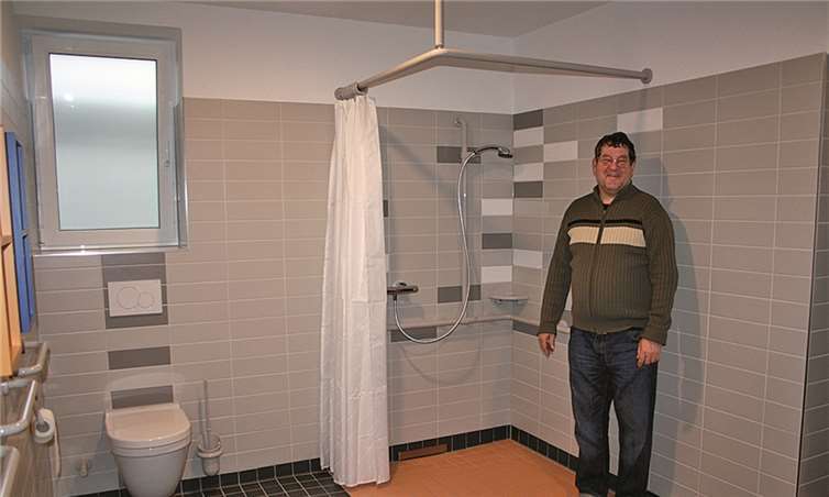 In beiden Häusern wurden die Sanitärbereiche von Grund auf saniert und barrierefrei eingerichtet. Privat