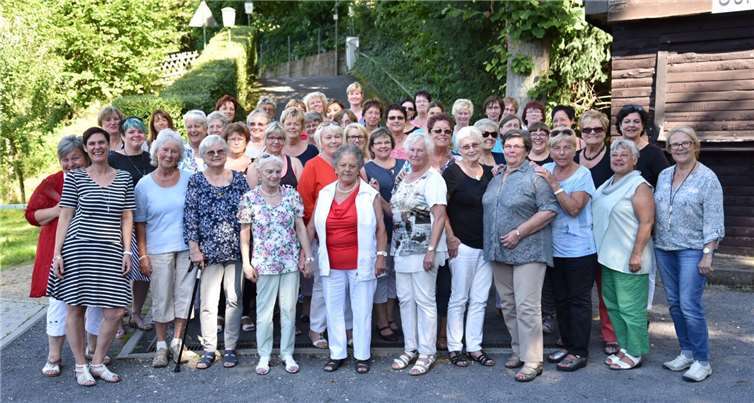 In bester Sommerlaune trafen sich die Damen zum traditionellen Grillfest.  Privat