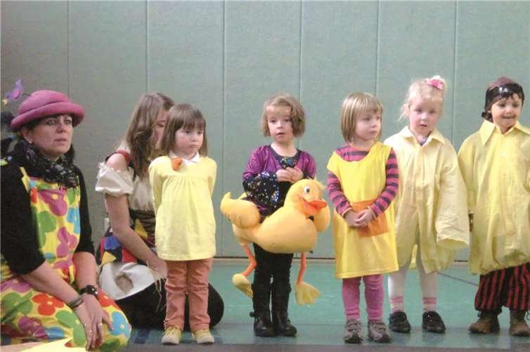 In bunten Kostümen feierten die Kleinen ihren Kinderkarneval.privat