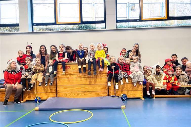 In bunten Kostümen verbrachten die kleinsten Mitglieder der TG Polch eine tolle Turnstunde.Foto: privat